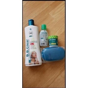 Gamme ÉCLAIRCISSANT B.B CLEAR lait SAVON SÉRUM Crème de VISAGE