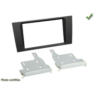 Facade autoradio - ADNAUTO - Audi A4 - Noir - Compatible 99-01 - Utilisation voiture