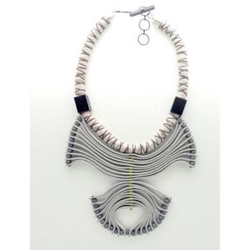 Collier ethnique en textile - gris - Christina Brampti Gris