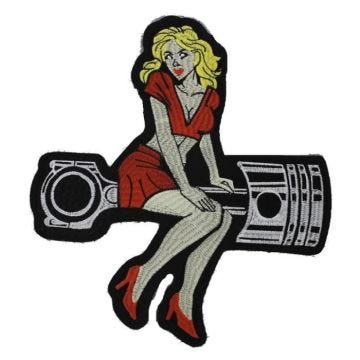 grand patch pin up blonde assisse sur une bielle et un piston 31x28 cm